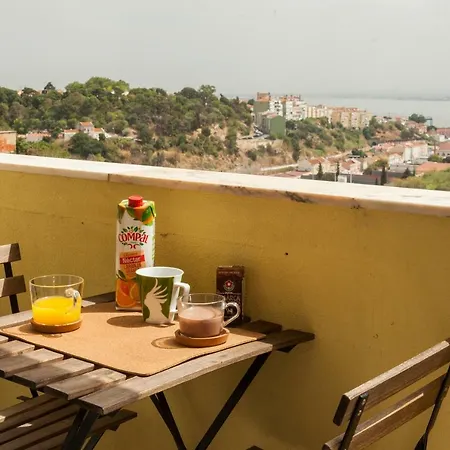 Casa Das Olaias & Closed Parking Lisbon